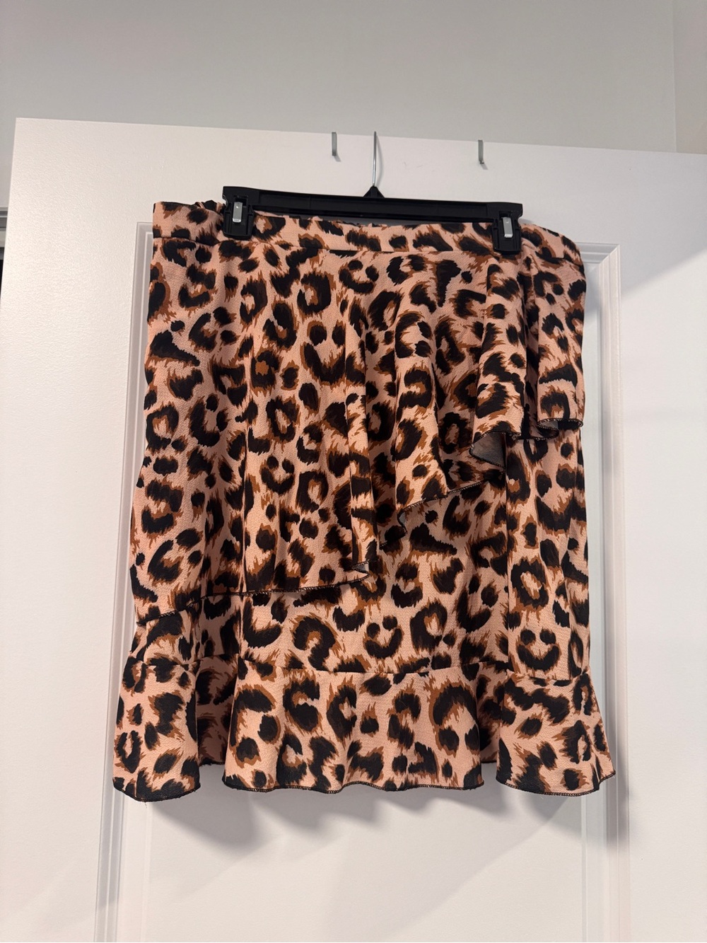 Plus Size Leopard Ruffle Mini Skirt - Black & Tan